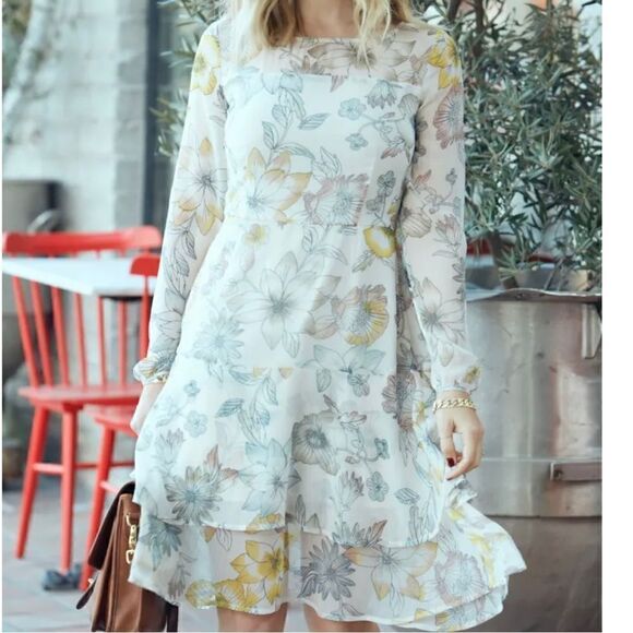 cupcakes & cashmere Dresses & Skirts - Cupcakes and Cashmere Floral Chiffon Tiered Lined Long Sleeve Midi Dress Size 4